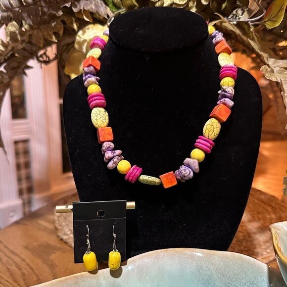 Artisan Handcrafted Dyed gemstone  Necklace & Earrings - Picture 1 of 4